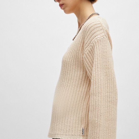 HUGO BOSS Long Sleeve Sweater With V-Neck in Soft Cream, Size Large, NWT - Picture 8 of 10